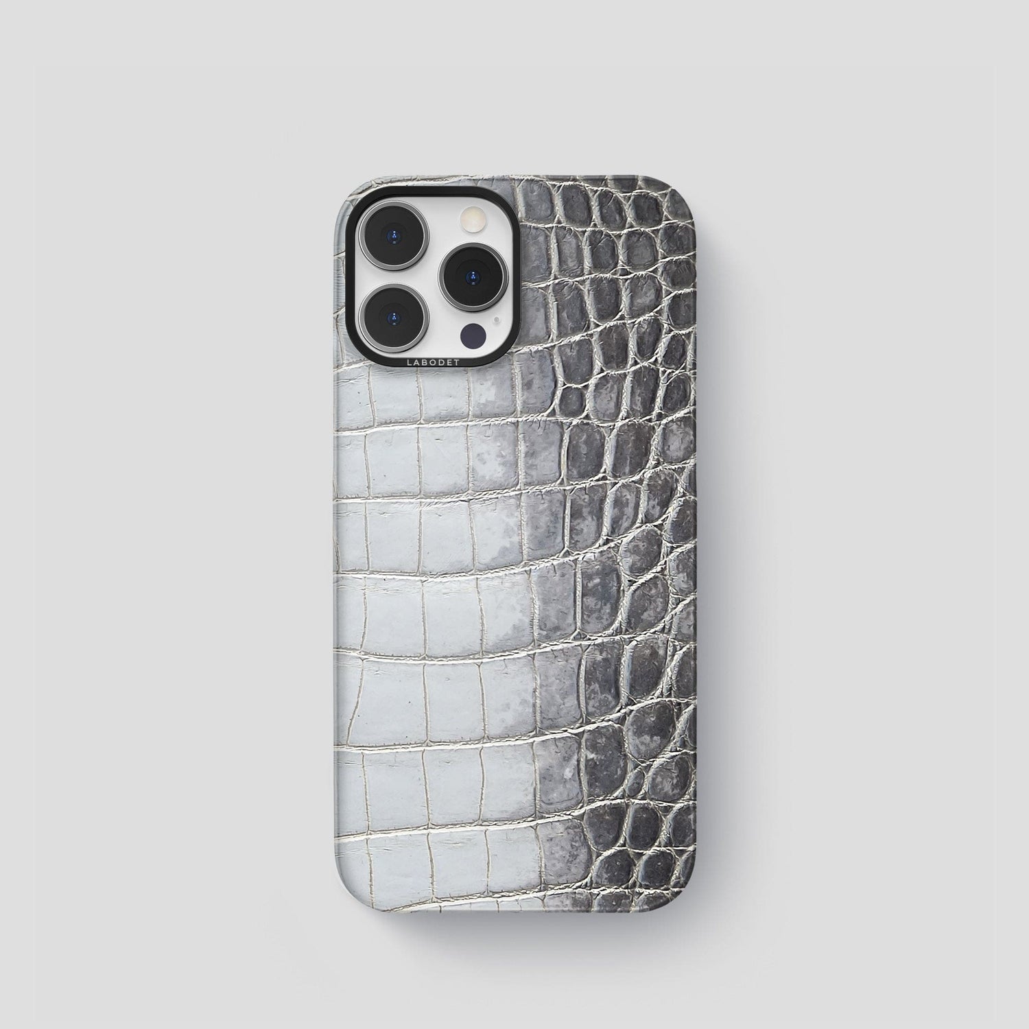 Silver iPhone 14 Pro Himalaya Classic Case with Black Metal -1 | Silver-Black