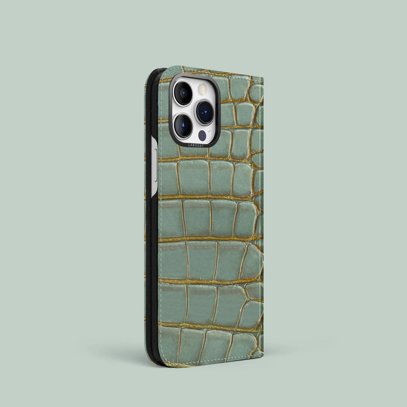 Folio Case Bayou Green For iPhone 15 Pro In Alligator with Black Metal -1 | Bayou-Green-Black