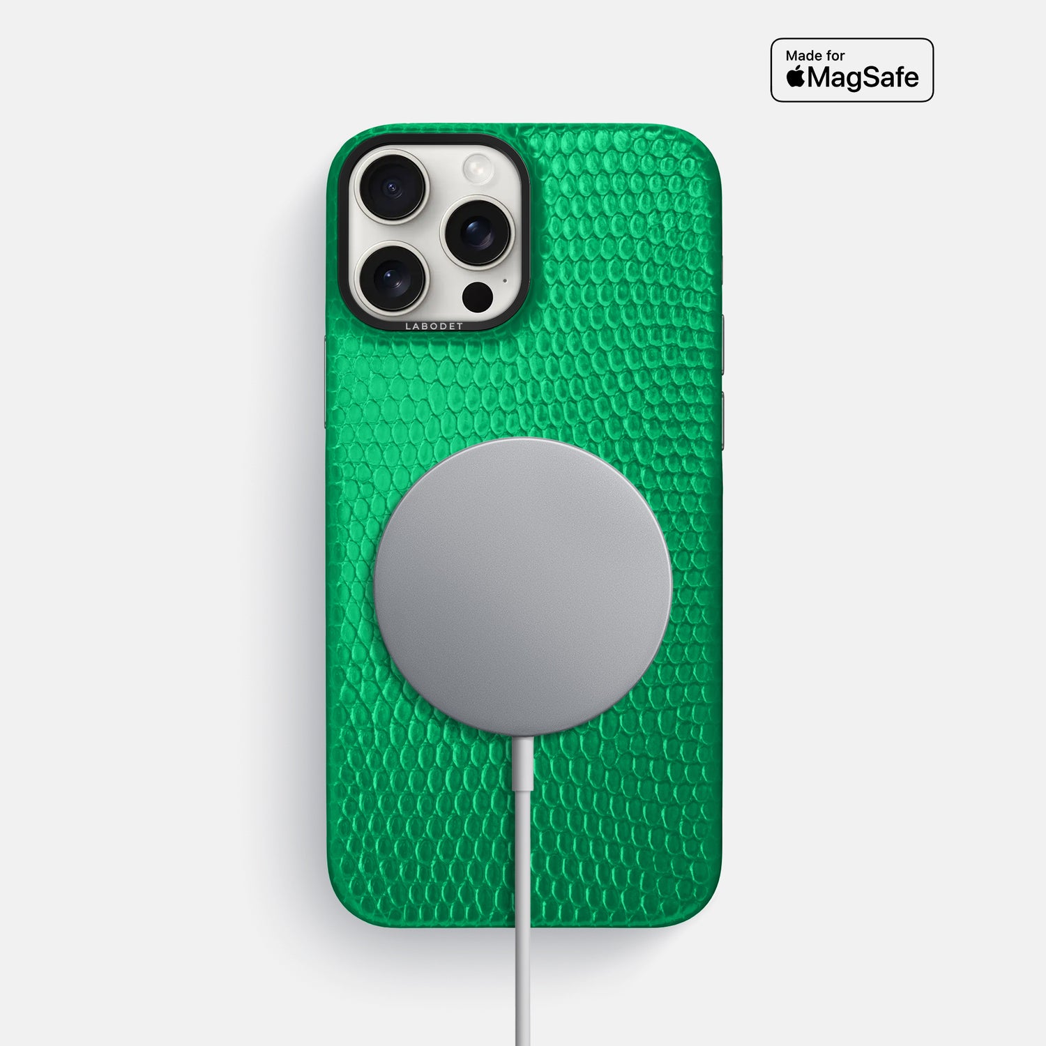 Apple-Green iPhone 16 Pro Max MagSafe Mask Lizard with Black Metal -4 | Apple-Green-Black