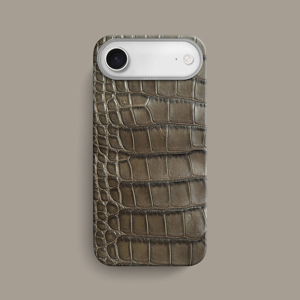 Classic Case 1/1 Kaki-Brown For iPhone 17 Air In Alligator