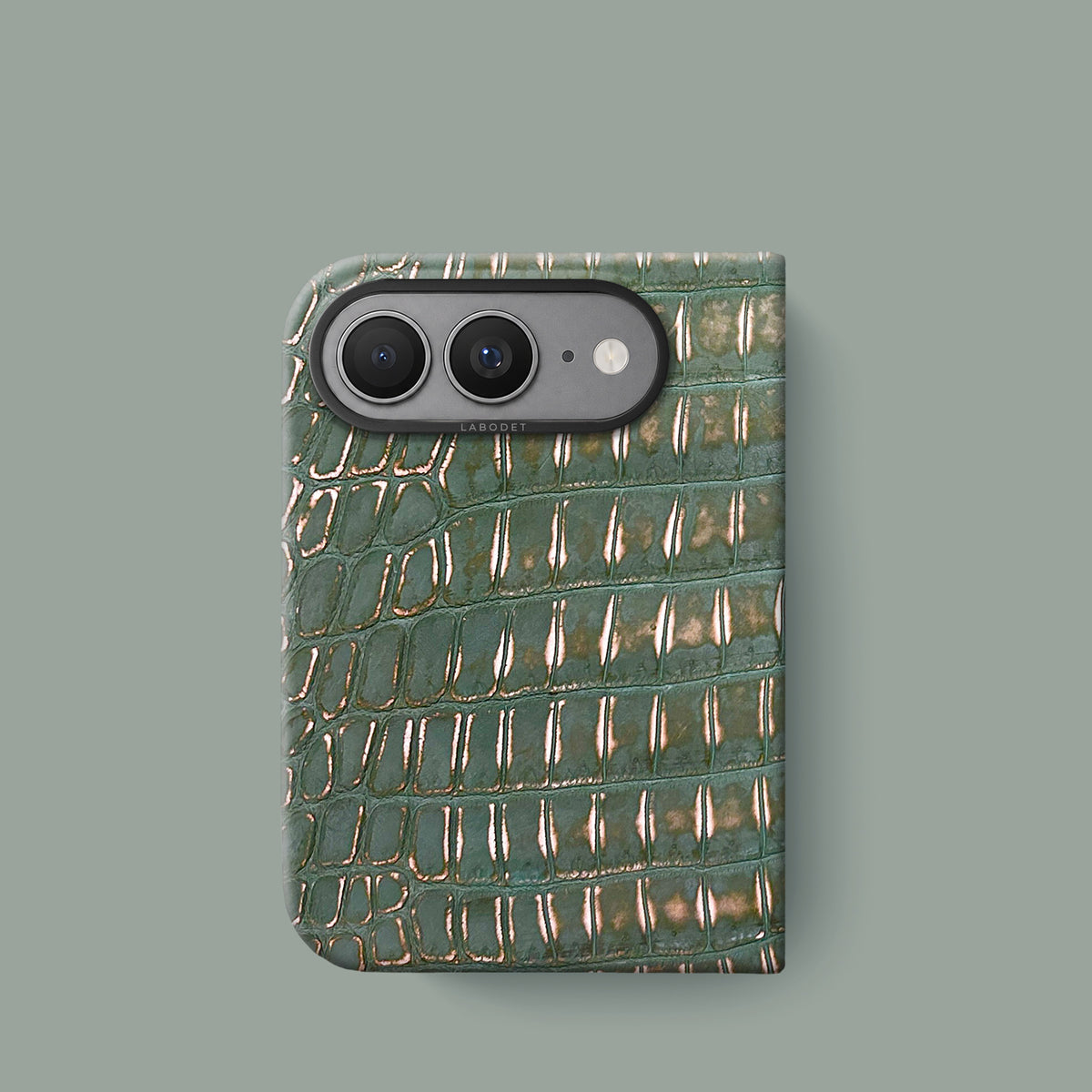 Classic Case 1/1 For iPhone Ultra In Alligator with Black metal -1 | Sage-Patina-Black
