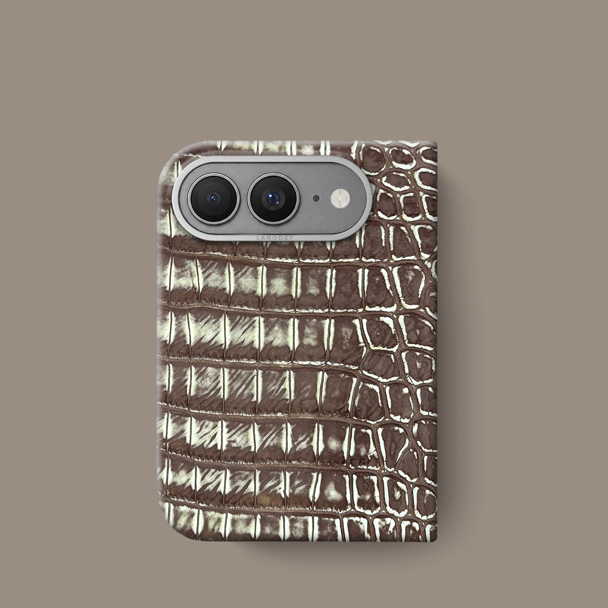 Classic Case 1/1 For iPhone Duo In Alligator with Steel metal -1 | Ivory-Chocolate-Steel