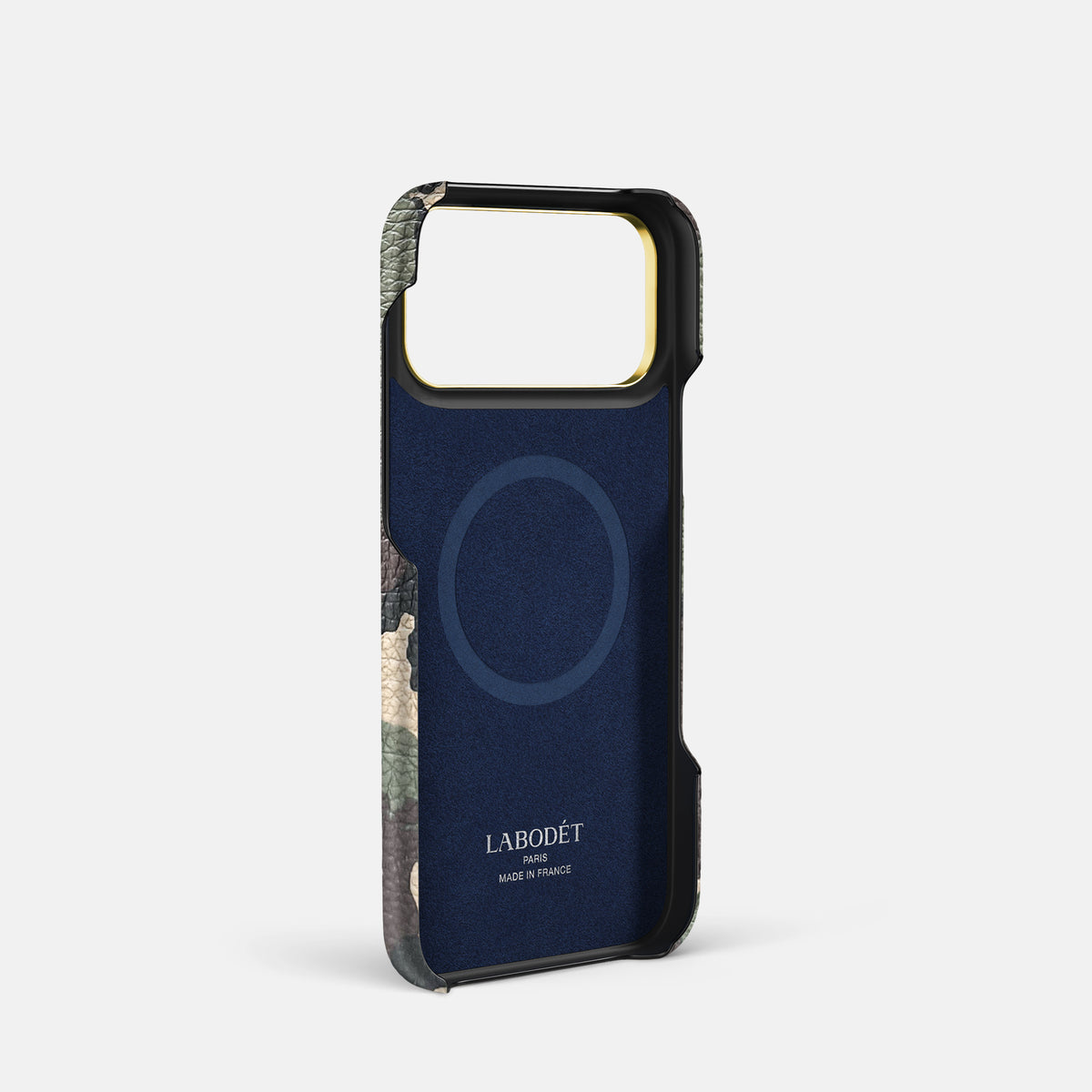 Classic Case With Carbon Dragon For iPhone 17 Pro In Calf -4 | Camouflage-Gold