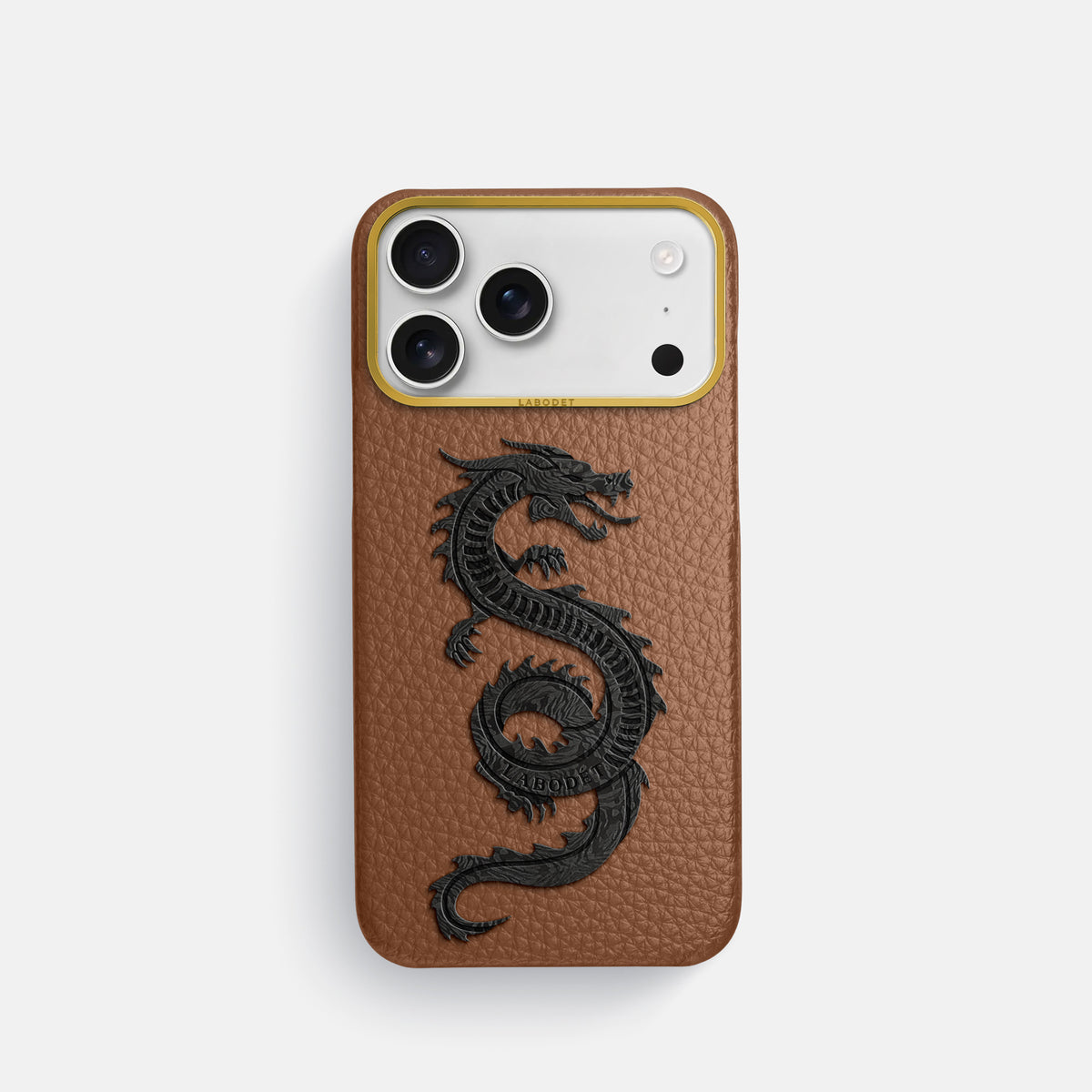 Classic Case With Carbon Dragon For iPhone 17 Pro In Calf -1 | Caramel-Gold