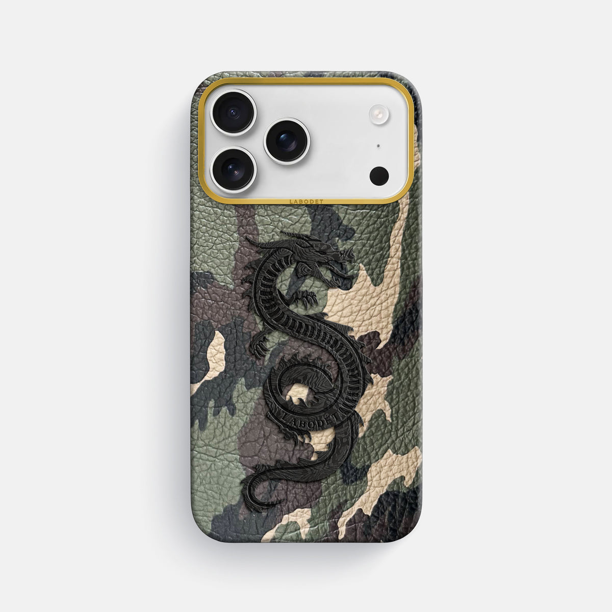 Classic Case With Carbon Dragon For iPhone 17 Pro Max In Calf -1 | Camouflage-Gold