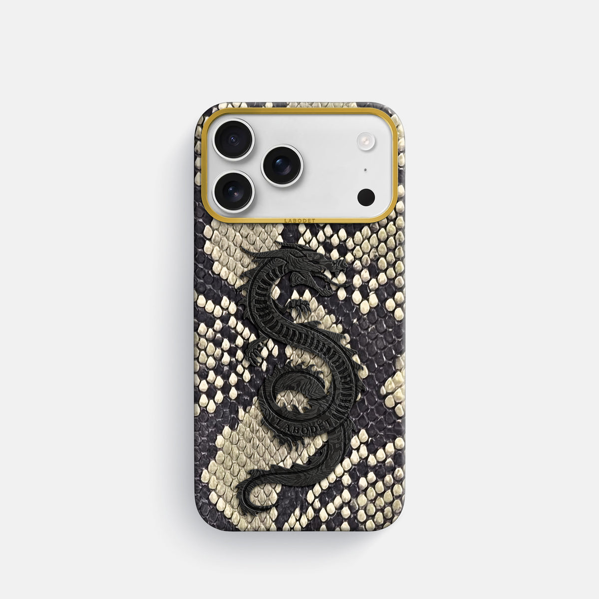 Classic Case With Carbon Dragon For iPhone 18 Pro In Deluxe Python -1 | Savannah-Gold