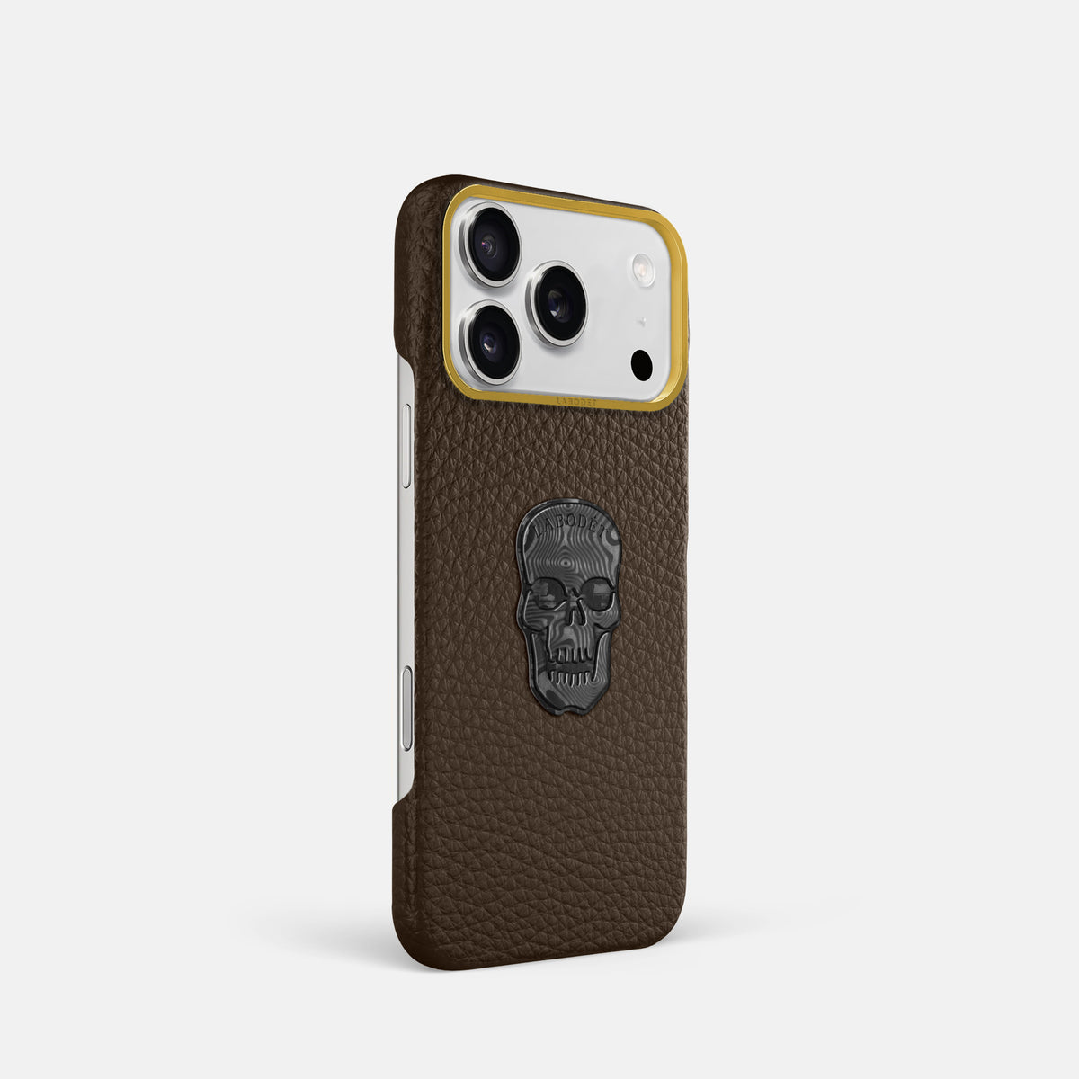 Classic Case With Carbon Skull For iPhone 17 Pro In Calf -2 | Dark-Brown-Gold