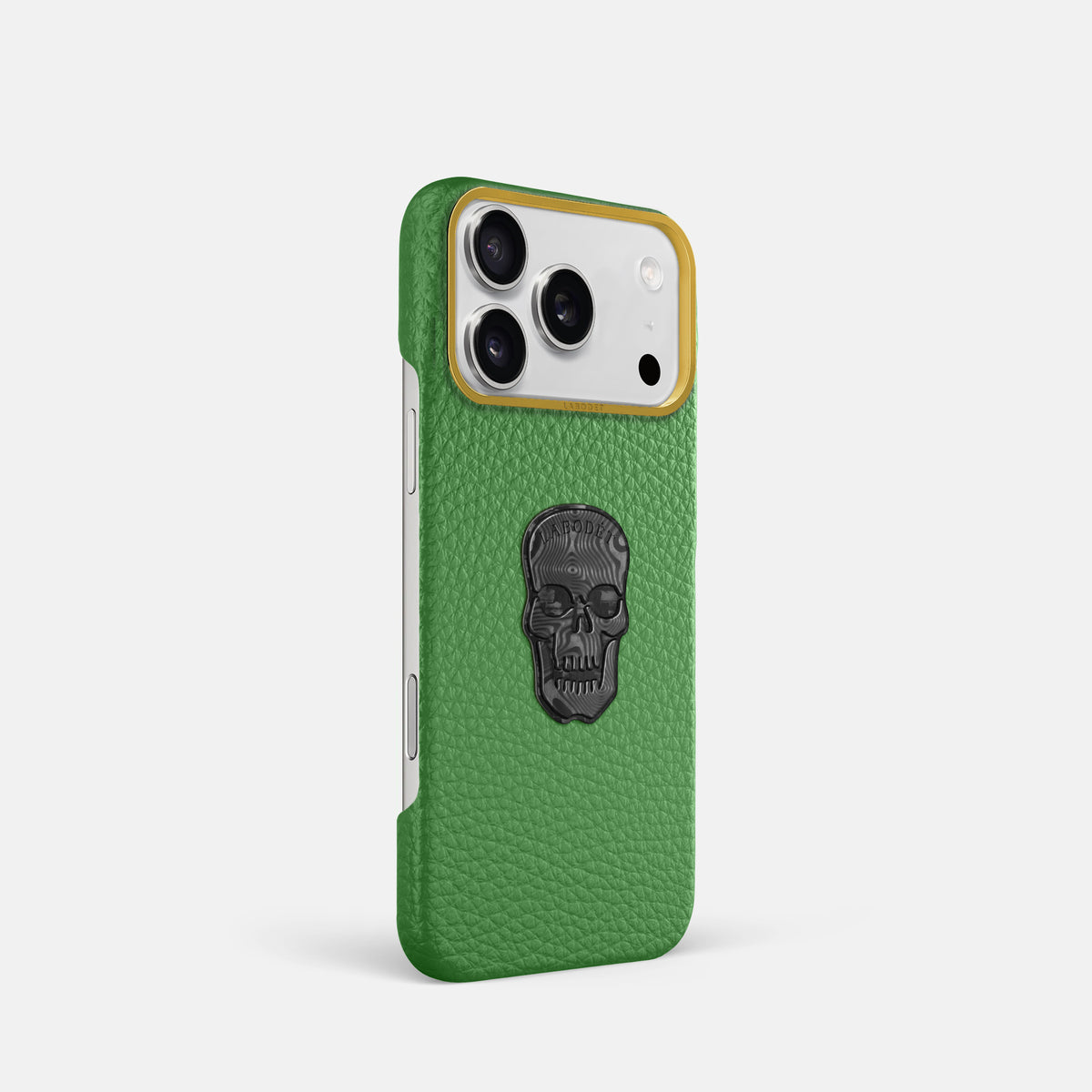 Classic Case With Carbon Skull For iPhone 17 Pro In Calf -2 | Herb-Gold