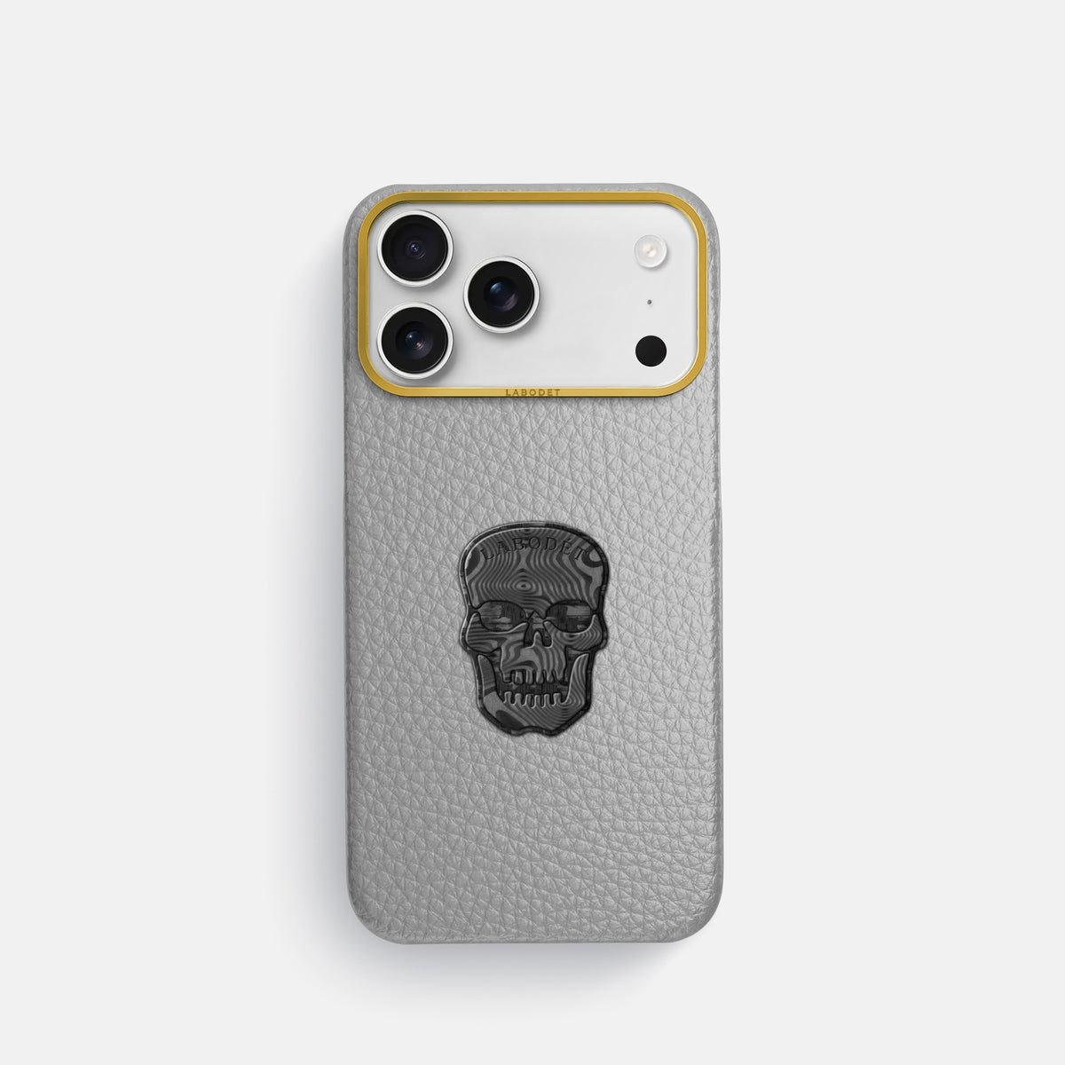 Classic Case With Carbon Skull For iPhone 17 Pro In Calf -1 | Nuage-Gold