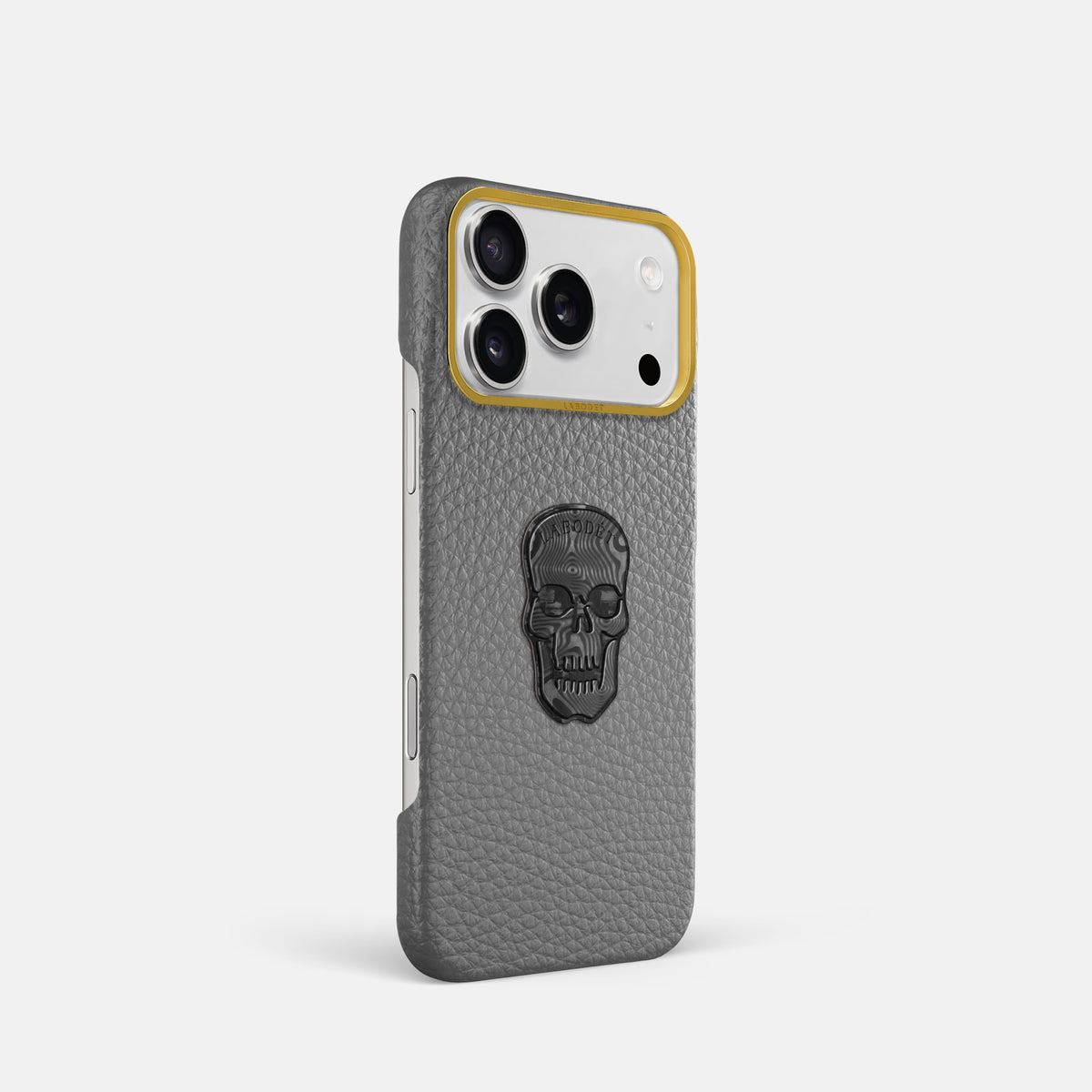 Classic Case With Carbon Skull For iPhone 17 Pro In Calf -2 | Souris-Gold