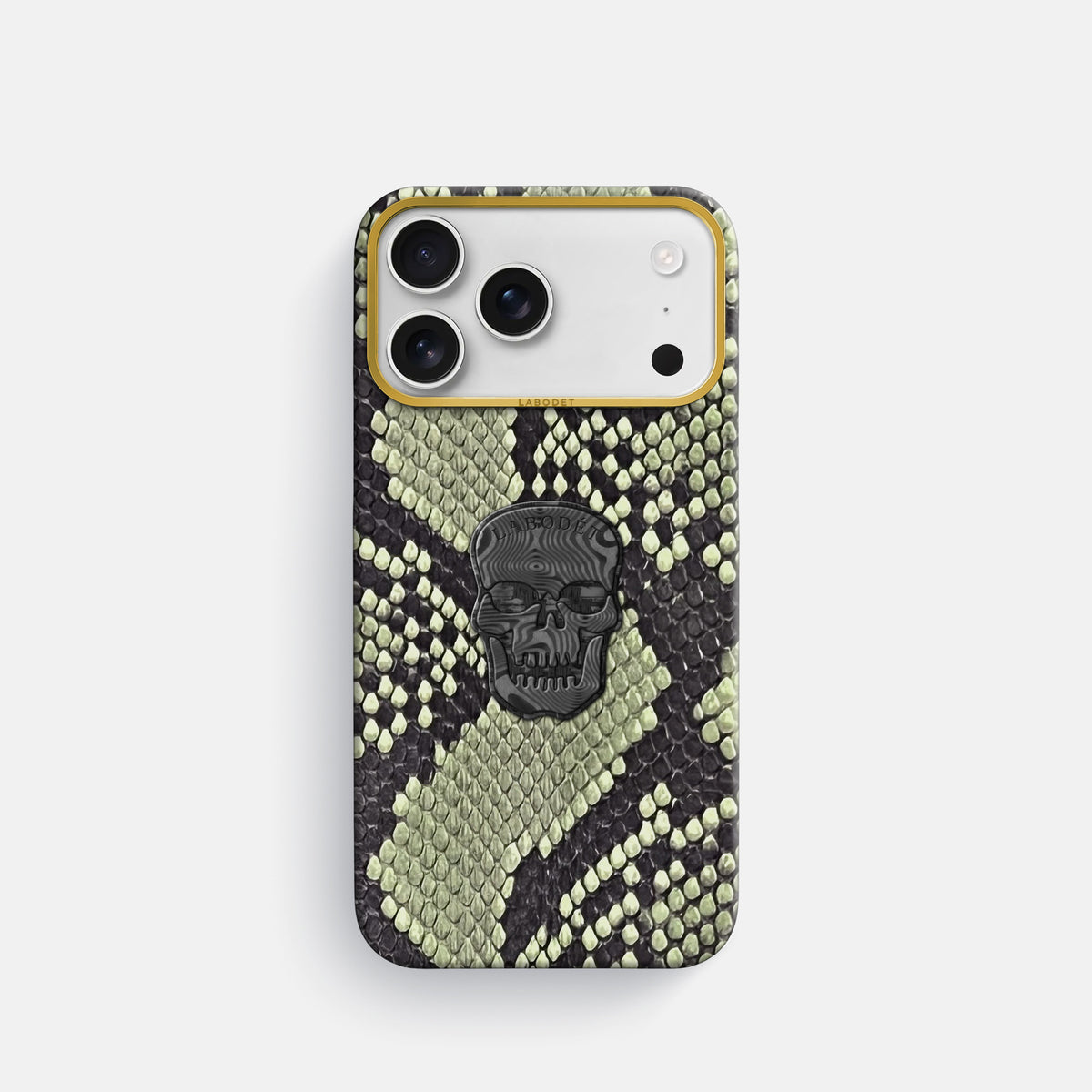 Classic Case With Carbon Skull For iPhone 17 Pro In Deluxe Python -1 | Army-Green-Gold