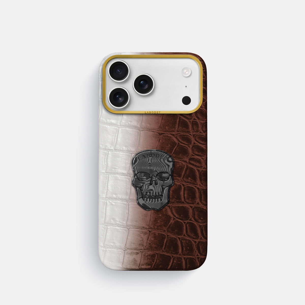 Classic Case With Carbon Skull For iPhone 17 Pro In Himalayan Crocodile -1 | Dark-Brown-Gold