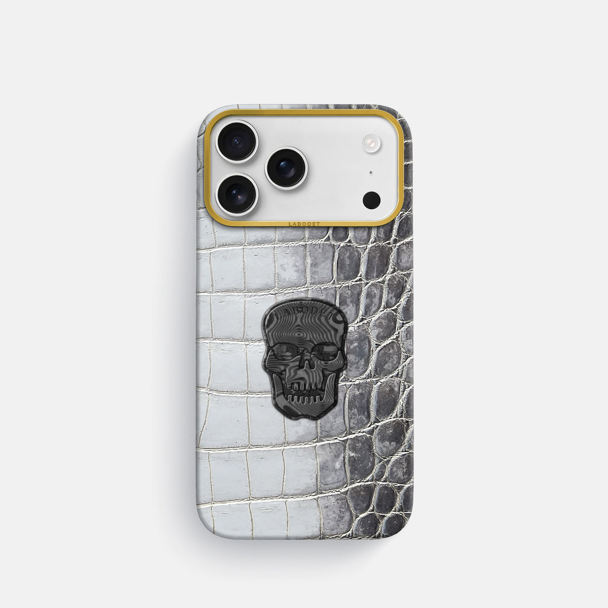 Classic Case With Carbon Skull For iPhone 17 Pro In Himalayan Crocodile -1 | Silver-Gold