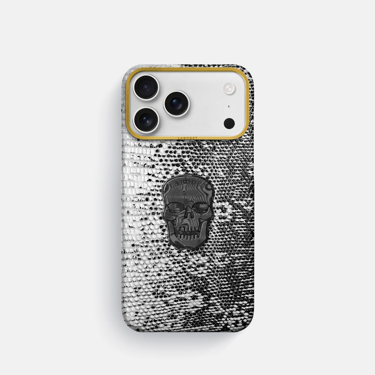 Classic Case With Carbon Skull For iPhone 17 Pro In Himalayan Lizard -1 | Dark-Gold
