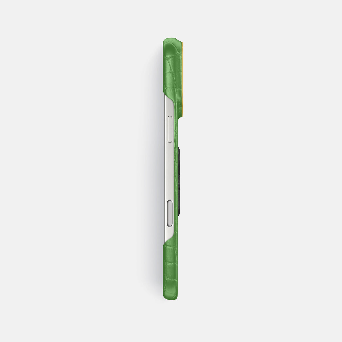 Classic Case With Carbon Skull For iPhone 17 Pro Max In Alligator -3 | Apple-Green-Gold