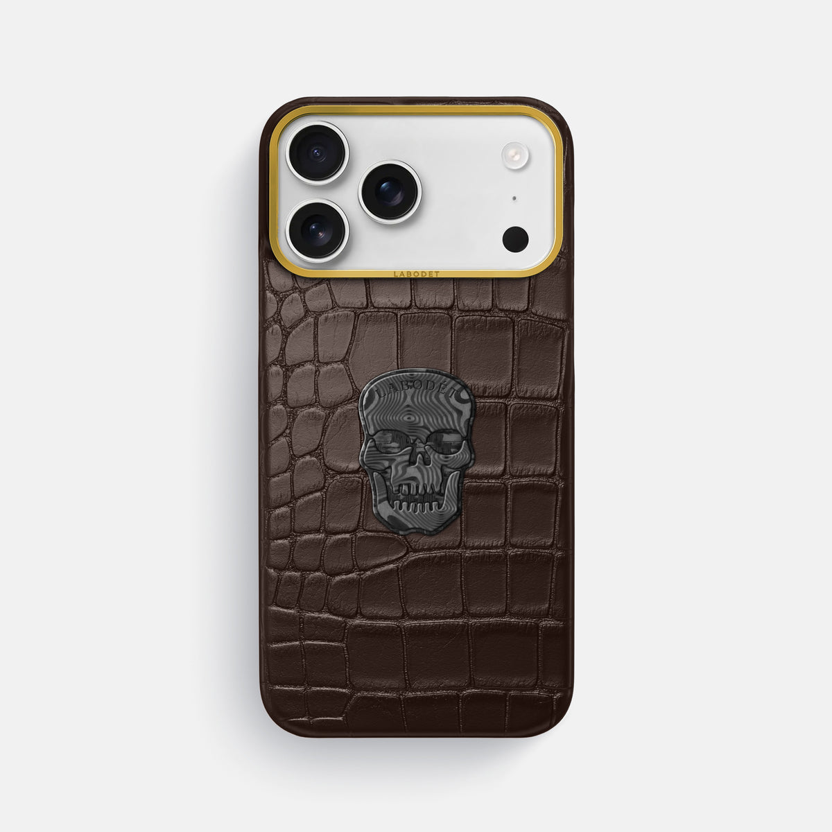Classic Case With Carbon Skull For iPhone 17 Pro Max In Alligator -1 | Dark-Brown-Gold