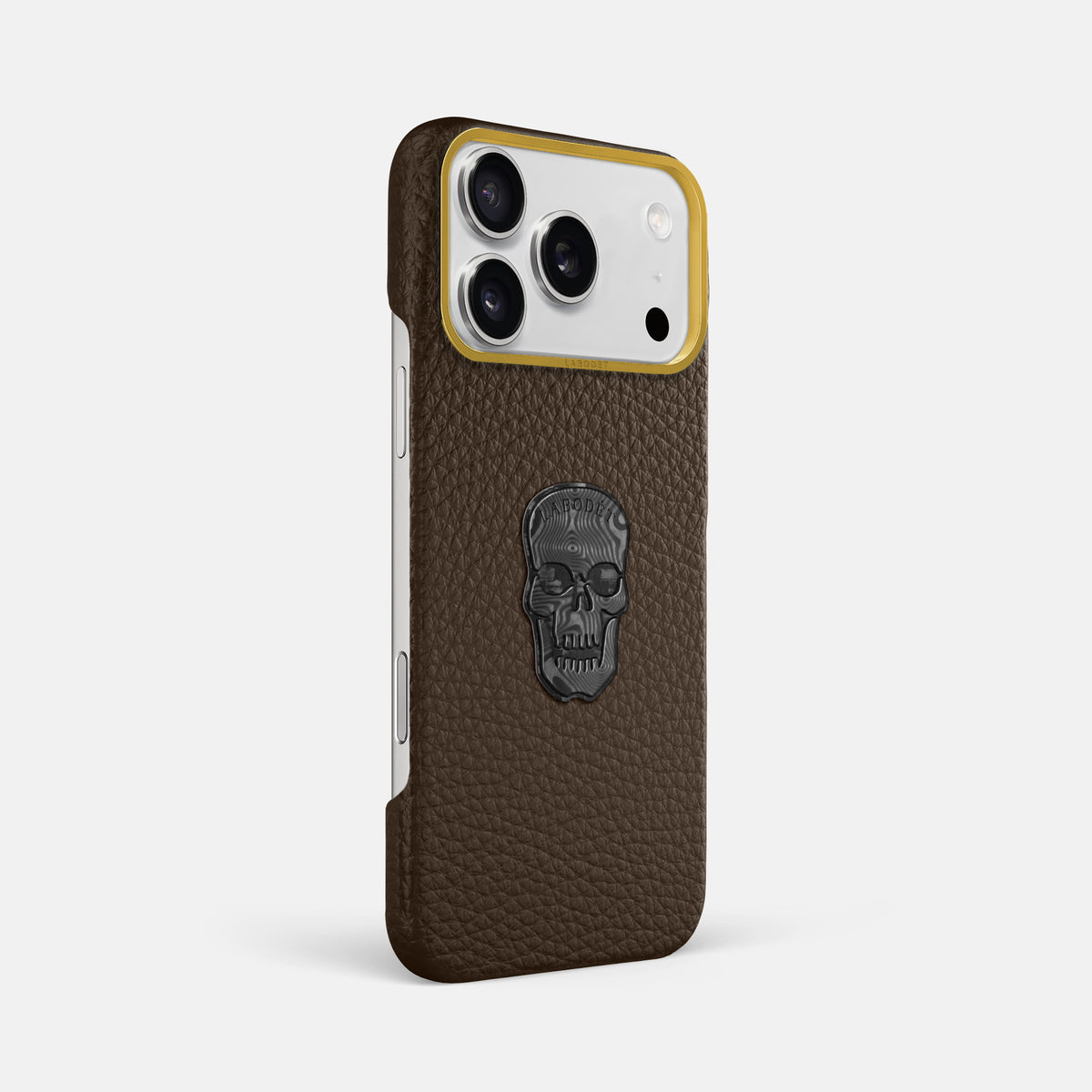 Classic Case With Carbon Skull For iPhone 17 Pro Max In Calf -2 | Dark-Brown-Gold
