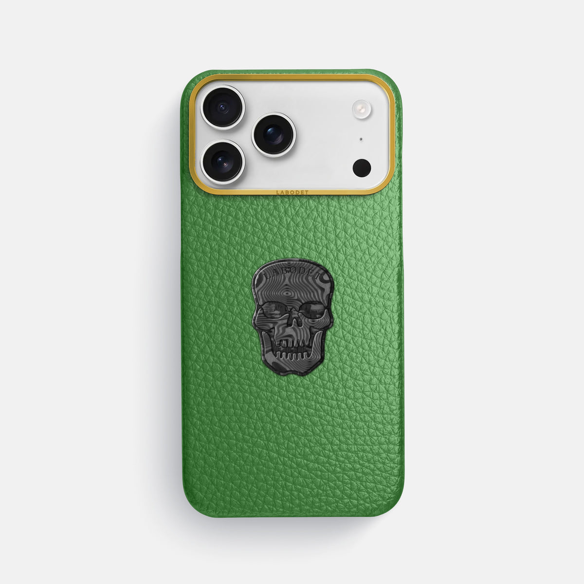 Classic Case With Carbon Skull For iPhone 17 Pro Max In Calf -1 | Herb-Gold