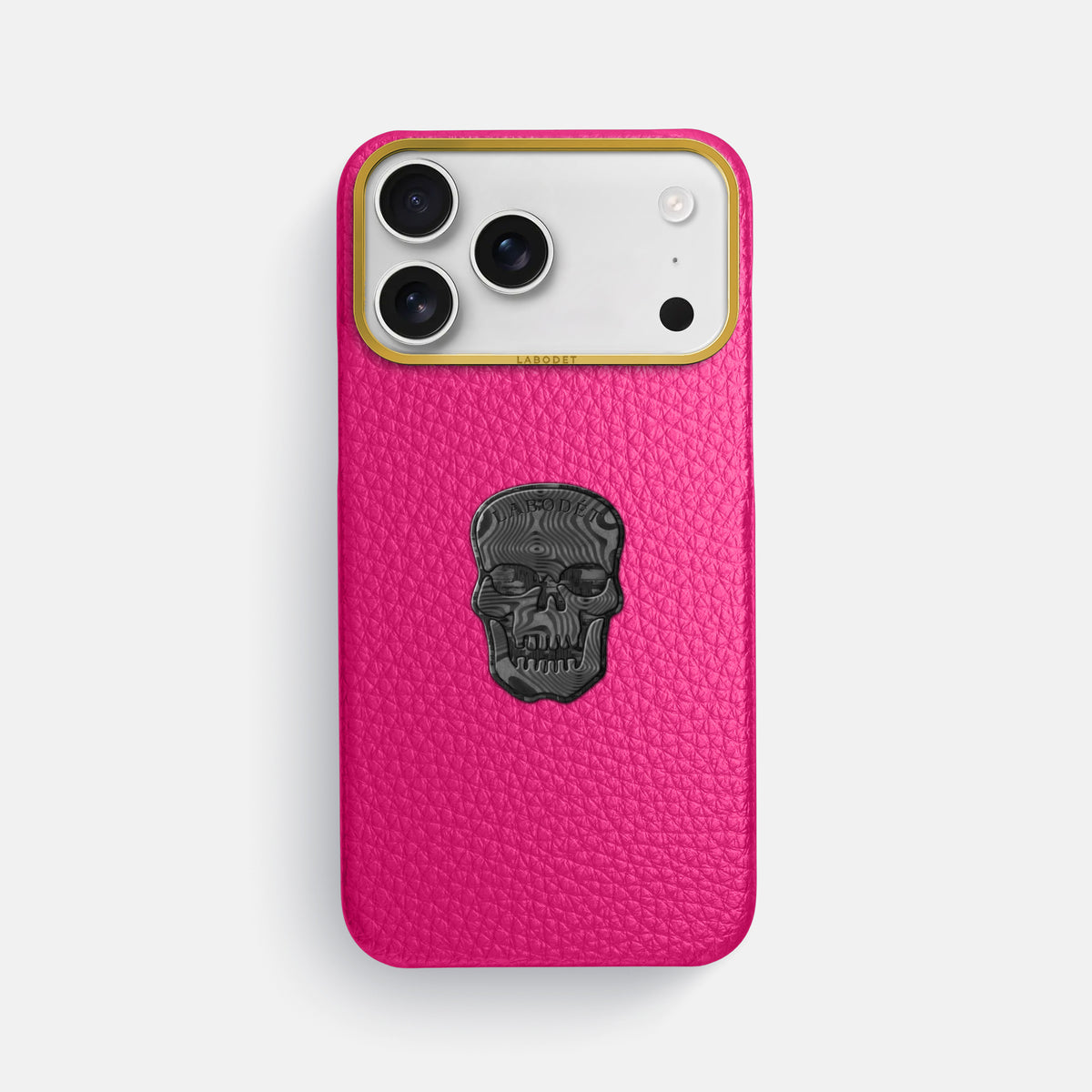 Classic Case With Carbon Skull For iPhone 17 Pro Max In Calf -1 | Magenta-Gold