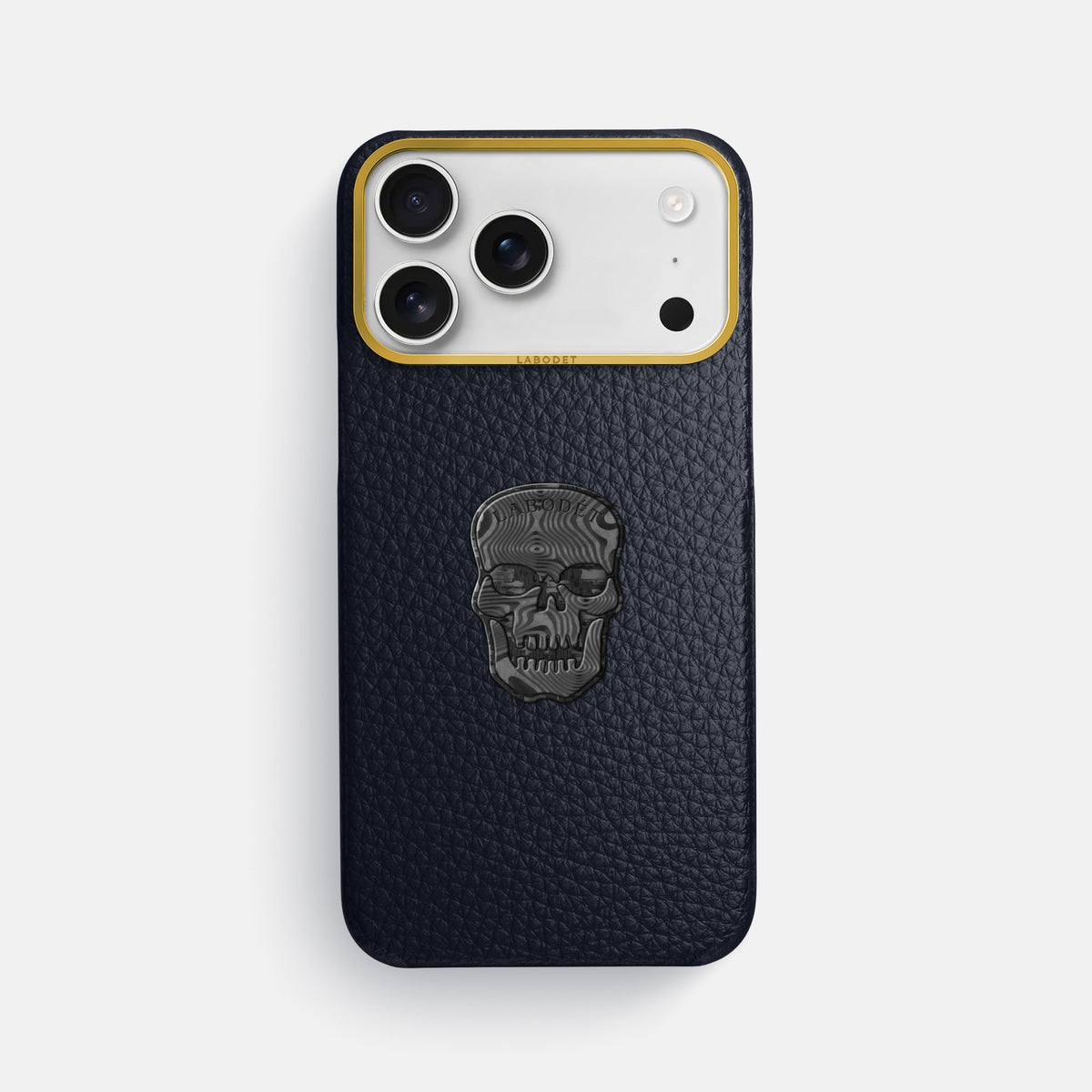 Classic Case With Carbon Skull For iPhone 17 Pro Max In Calf -1 | Marine-Gold