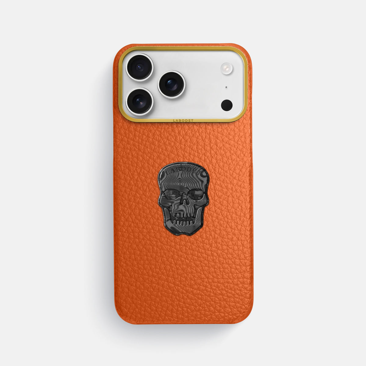 Classic Case With Carbon Skull For iPhone 17 Pro Max In Calf -1 | Orange-Gold