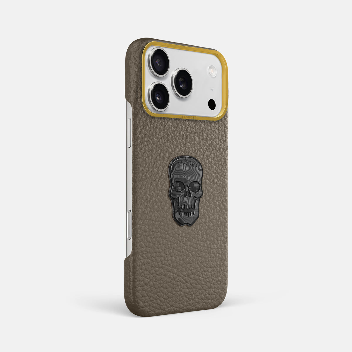 Classic Case With Carbon Skull For iPhone 17 Pro Max In Calf -2 | Taupe-Gold