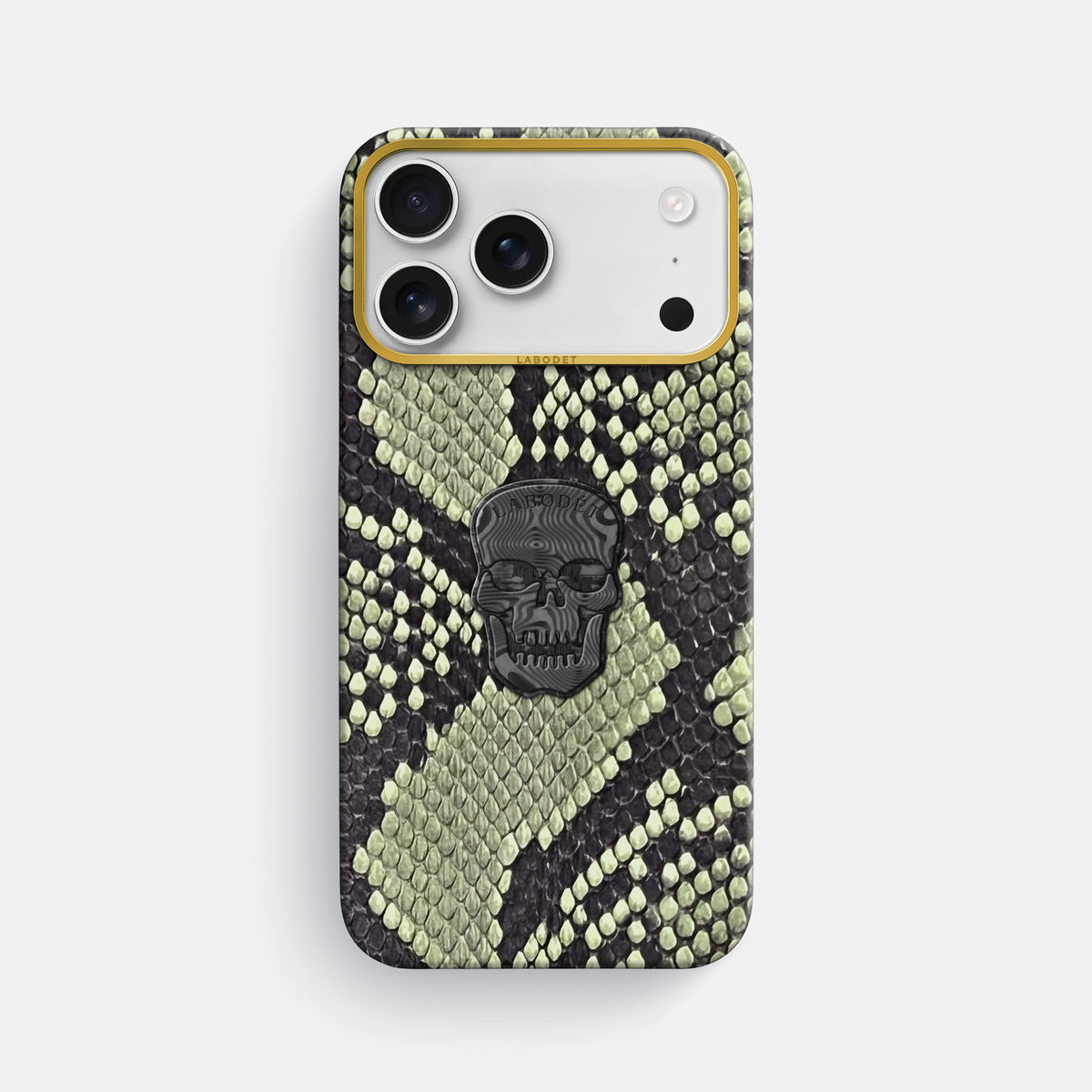 Classic Case With Carbon Skull For iPhone 17 Pro Max In Deluxe Python -1 | Army-Green-Gold