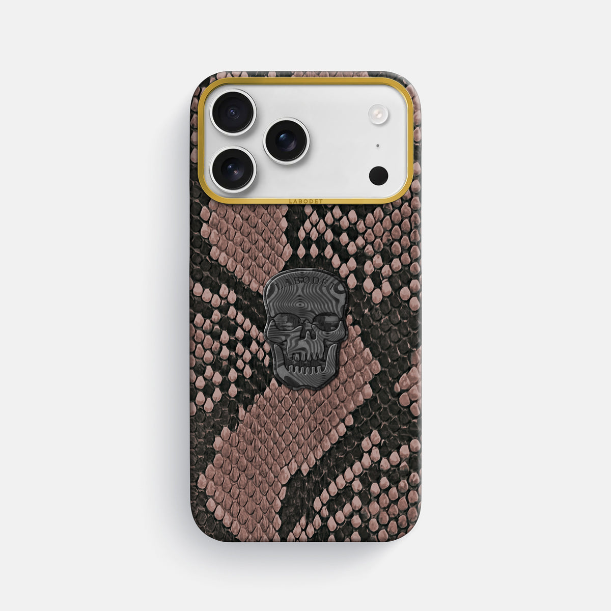 Classic Case With Carbon Skull For iPhone 17 Pro Max In Deluxe Python -1 | Mahogany-Brown-Gold