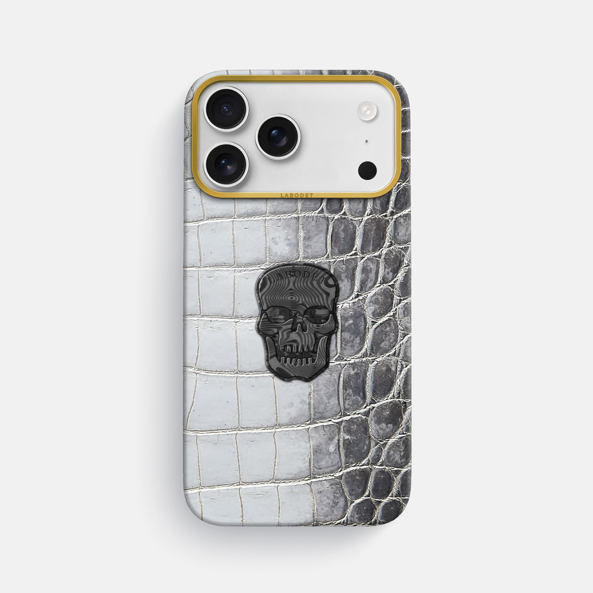 Classic Case With Carbon Skull For iPhone 17 Pro Max In Himalayan Crocodile -1 | Silver-Gold