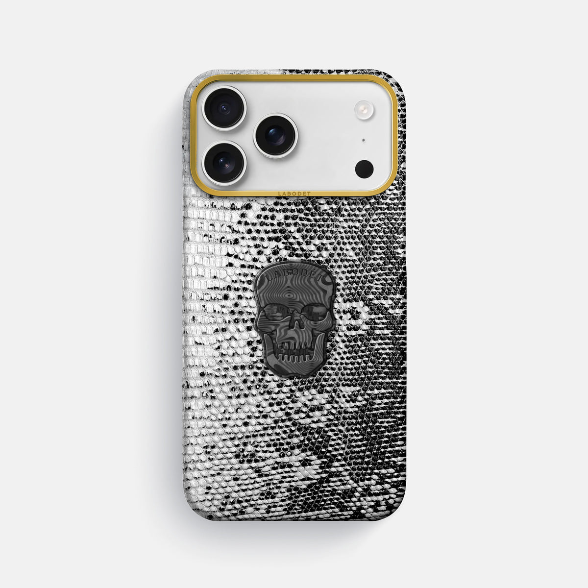 Classic Case With Carbon Skull For iPhone 17 Pro Max In Himalayan Lizard -1 | Dark-Gold