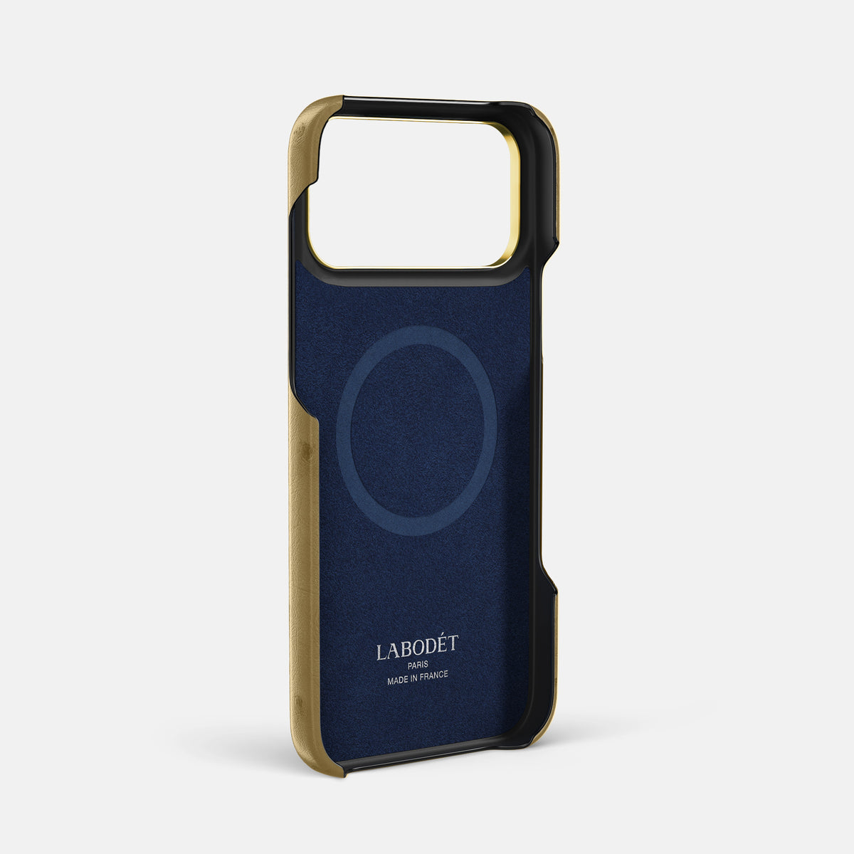 Classic Case With Carbon Skull For iPhone 17 Pro Max In Ostrich -4 | Desert-Sand-Gold