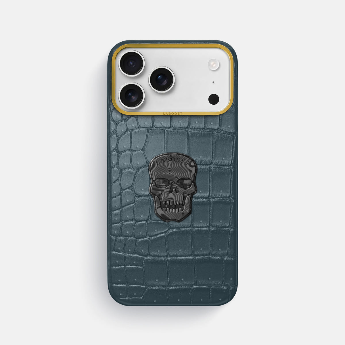 Classic Case With Carbon Skull For iPhone 17 Pro Max In Porosus Crocodile -1 | Denim-Gold