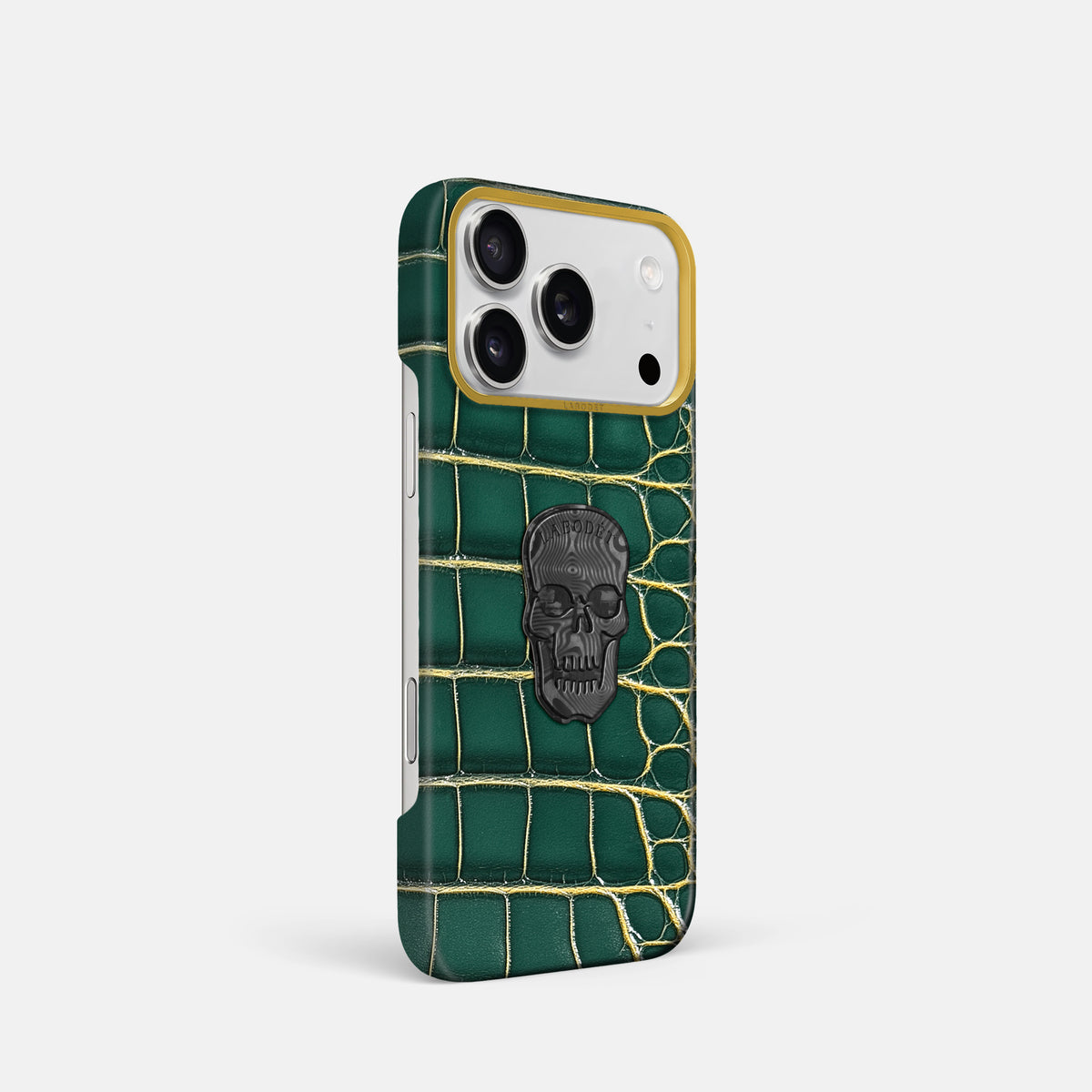 Classic Case With Carbon Skull For iPhone 17 Pro In Patina Alligator -2 | Cambridge-Gold