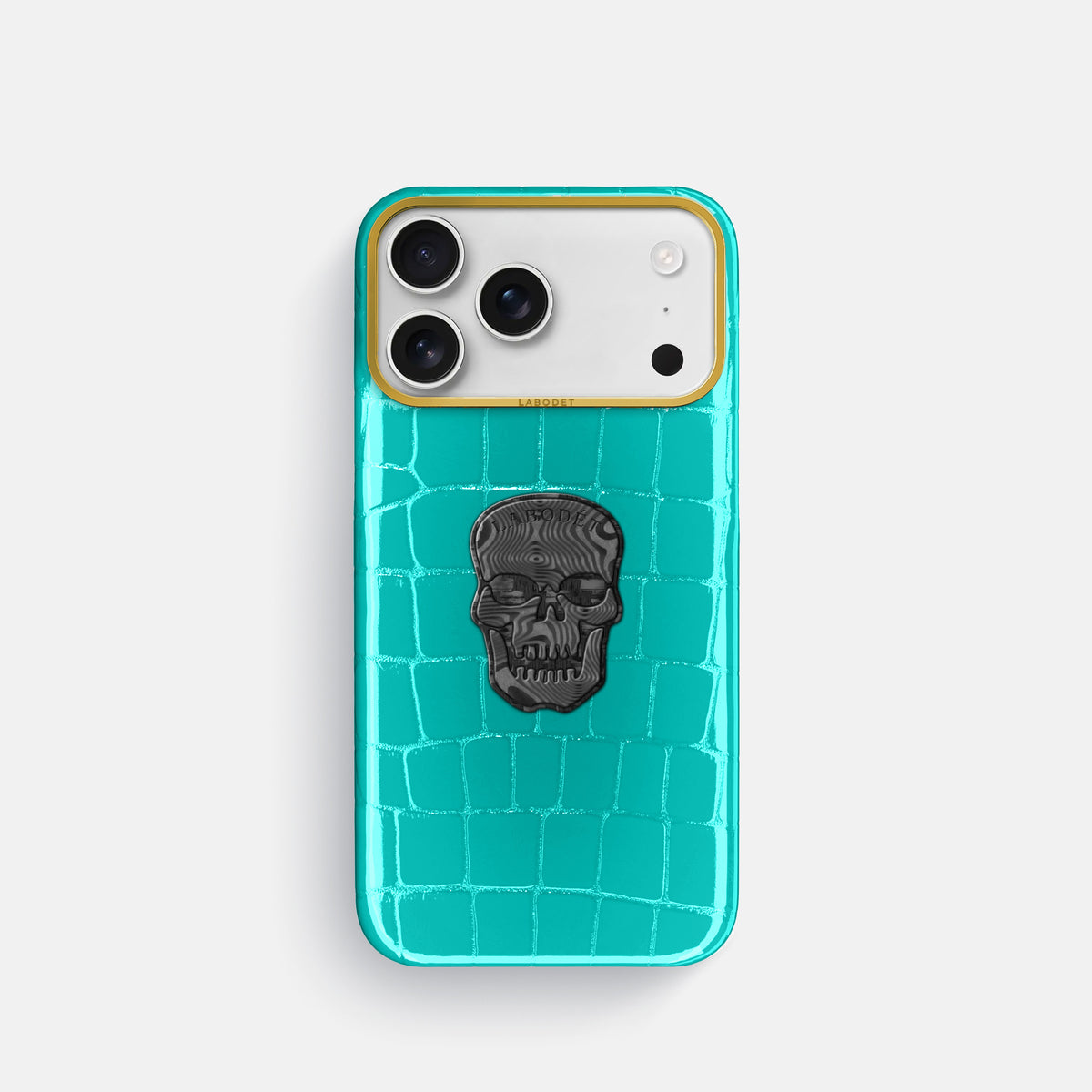 Classic Case With Carbon Skull For iPhone 17 Pro In Shiny Alligator -1 | Mint-Gold