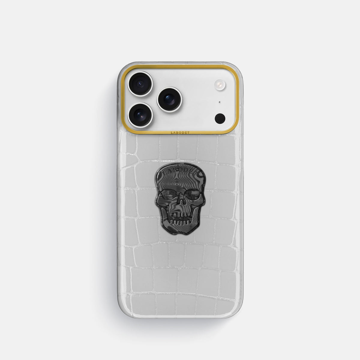 Classic Case With Carbon Skull For iPhone 17 Pro In Shiny Alligator -1 | White-Gold