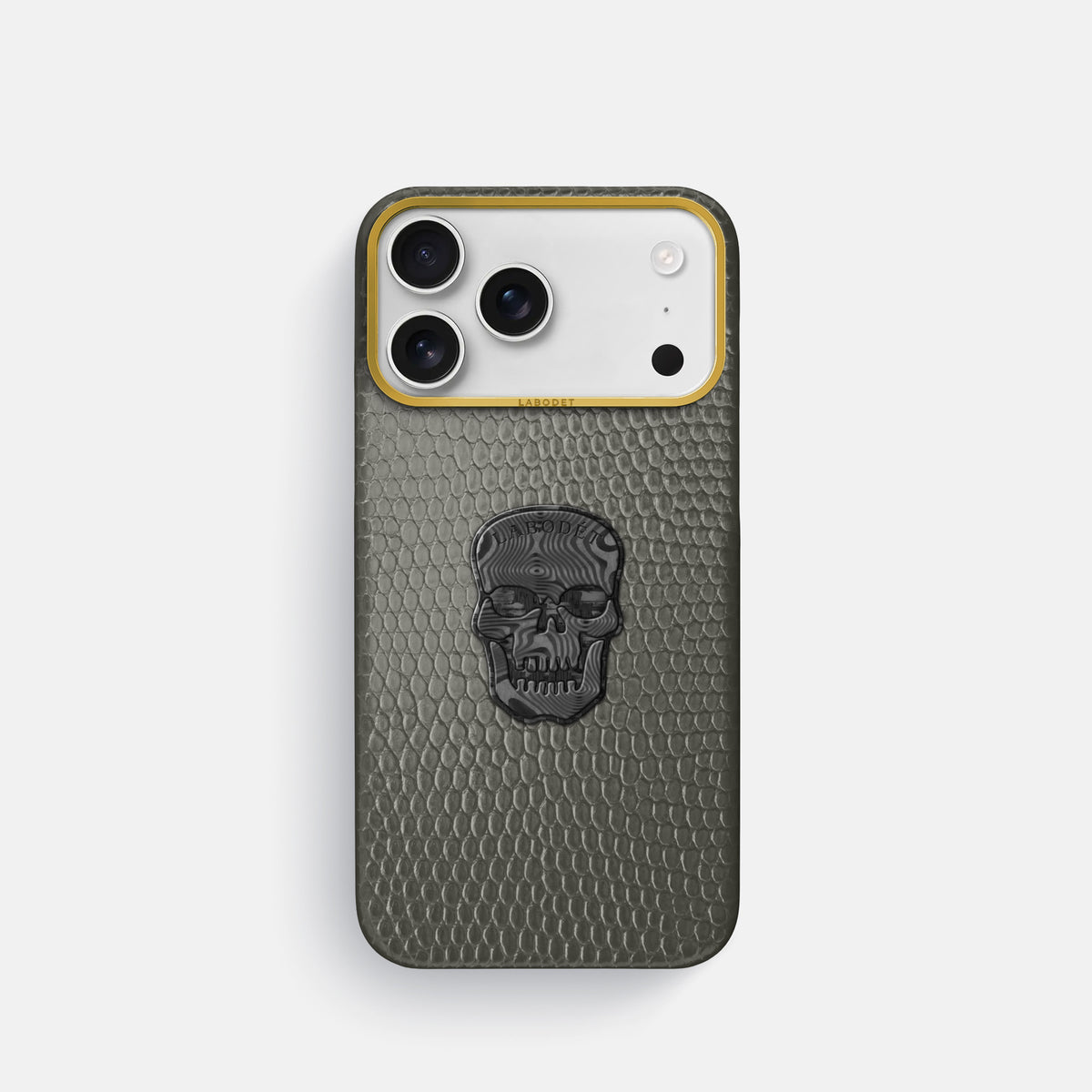 Classic Case With Carbon Skull For iPhone 18 Pro In Lizard -1 | Grey-Gold