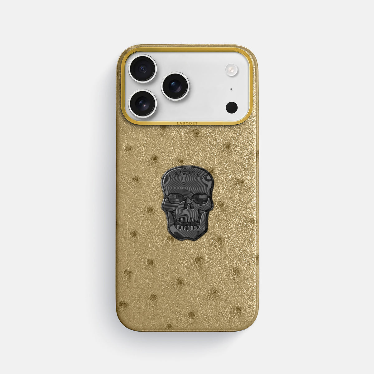 Classic Case With Carbon Skull For iPhone 18 Pro Max In Ostrich -1 | Desert-Sand-Gold
