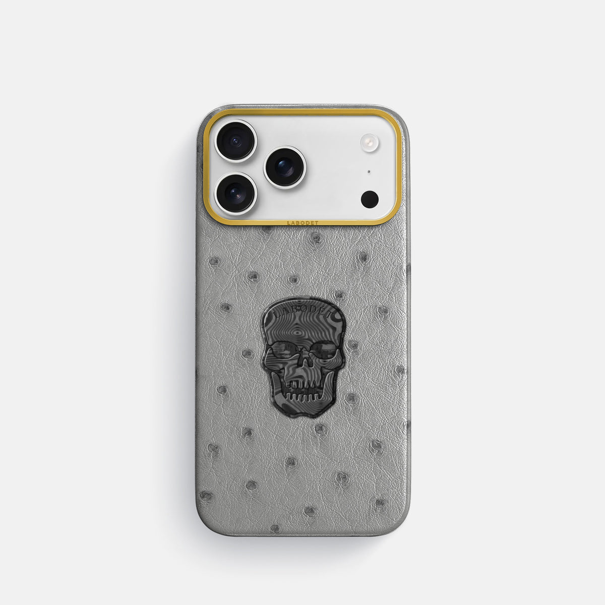 Classic Case With Carbon Skull For iPhone 18 Pro In Ostrich -1 | Silver-Gold