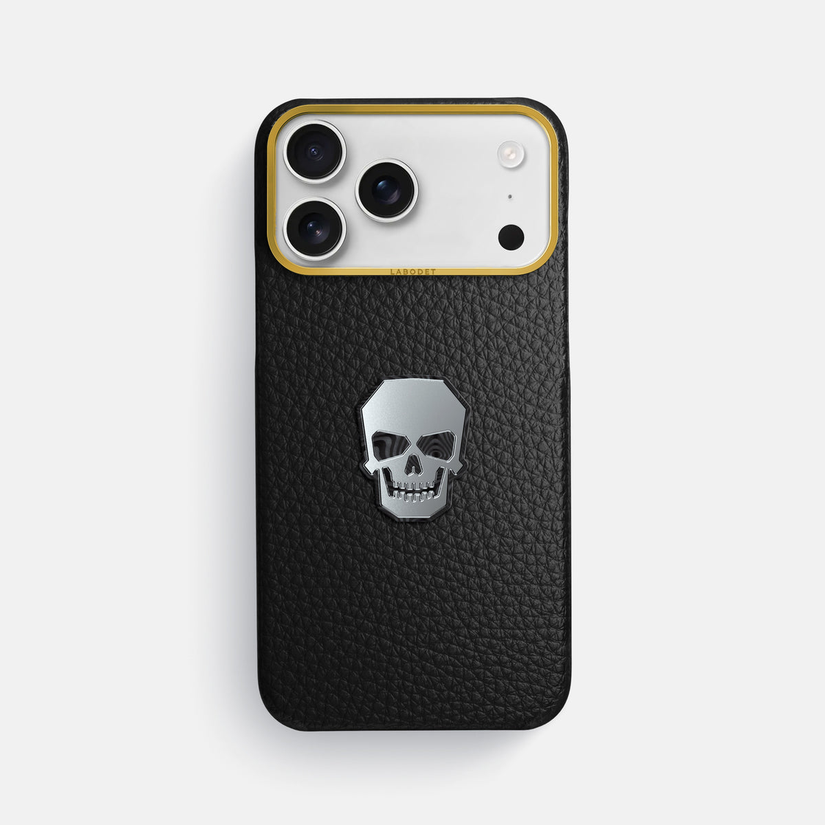 Classic Case With Titanium Skull For iPhone 17 Pro Max In Calf -1 | Black-Gold