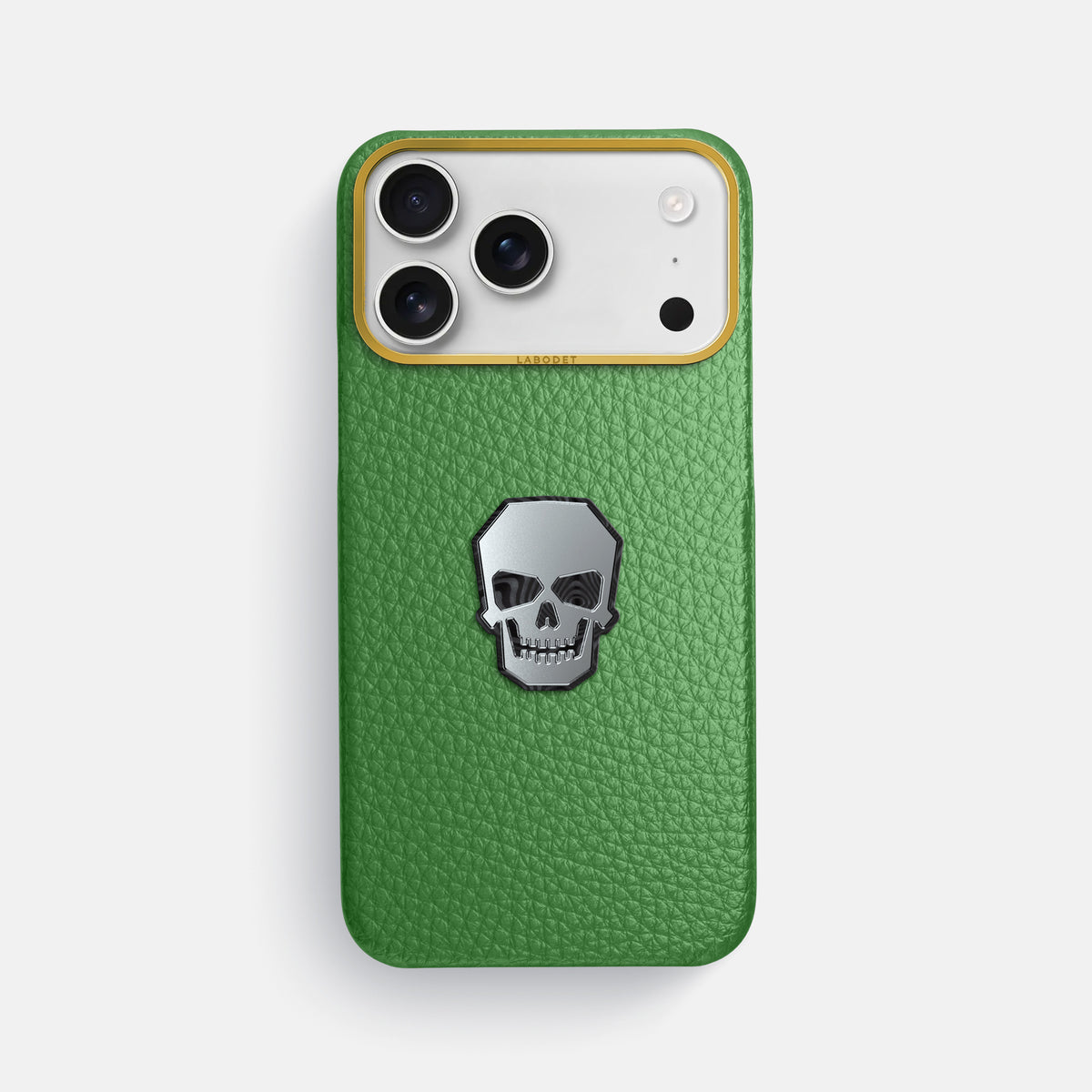 Classic Case With Titanium Skull For iPhone 17 Pro Max In Calf -1 | Herb-Gold