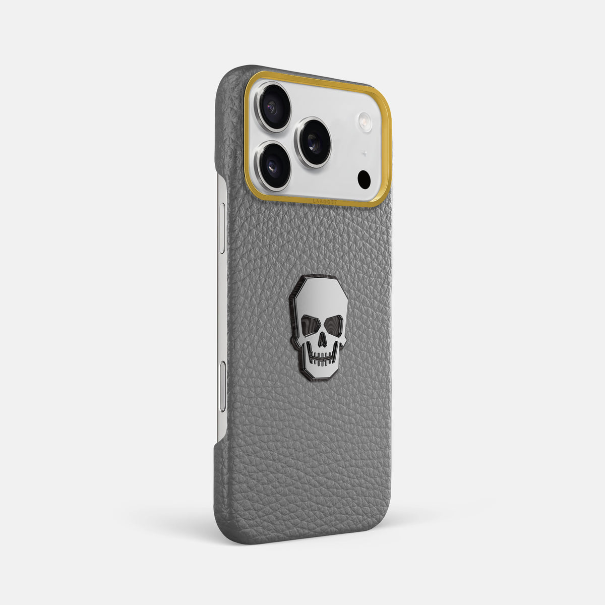 Classic Case With Titanium Skull For iPhone 17 Pro Max In Calf -2 | Souris-Gold