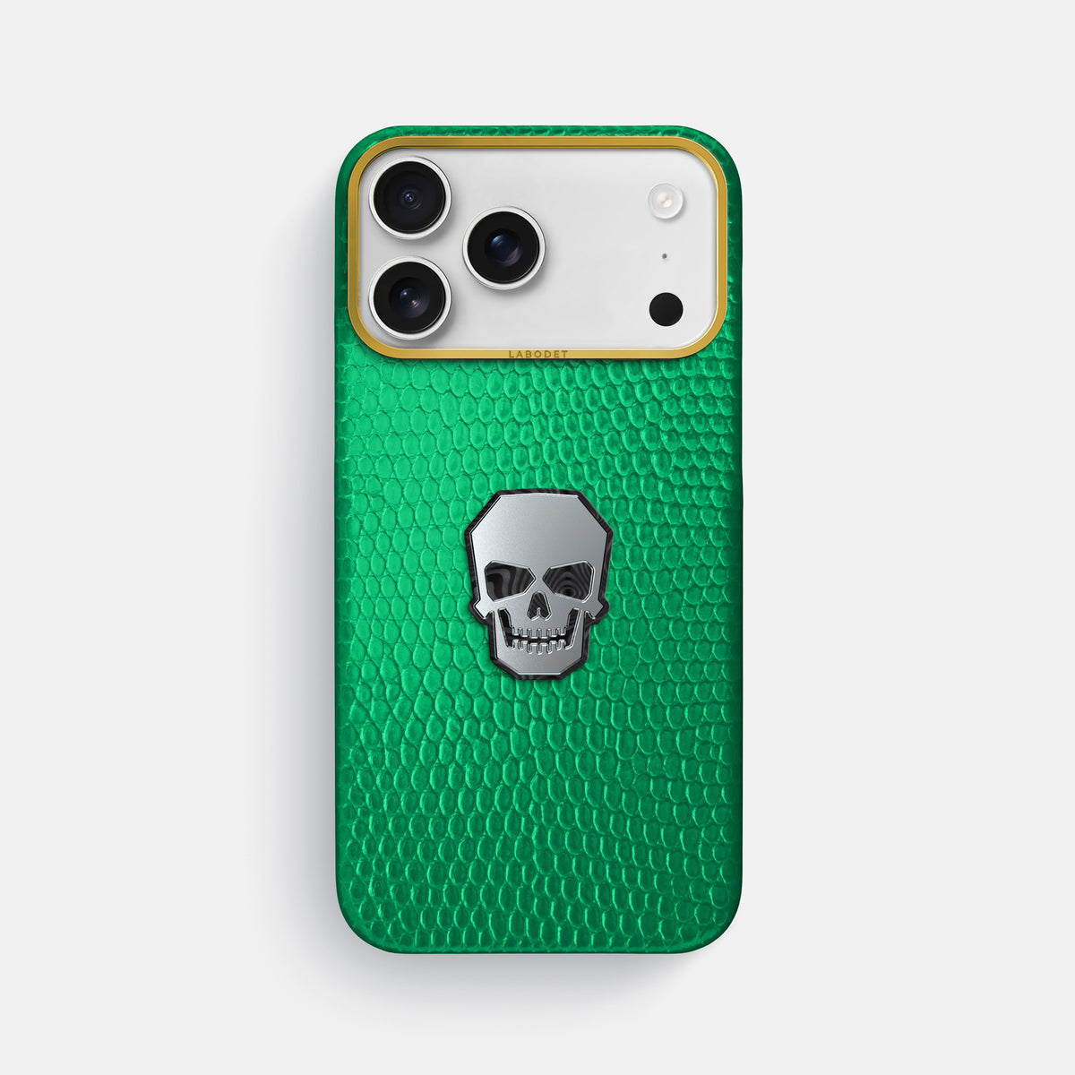 Classic Case With Titanium Skull For iPhone 17 Pro Max In Lizard -1 | Apple-Green-Gold