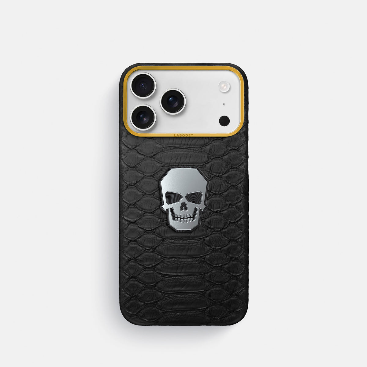Classic Case With Titanium Skull For iPhone 17 Pro In Python -1 | Black-Gold