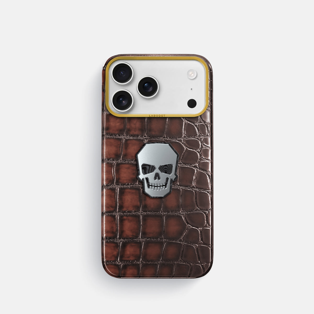 Classic Case With Titanium Skull For iPhone 18 Pro In Patina Alligator -1 | Havana-Brown-Gold