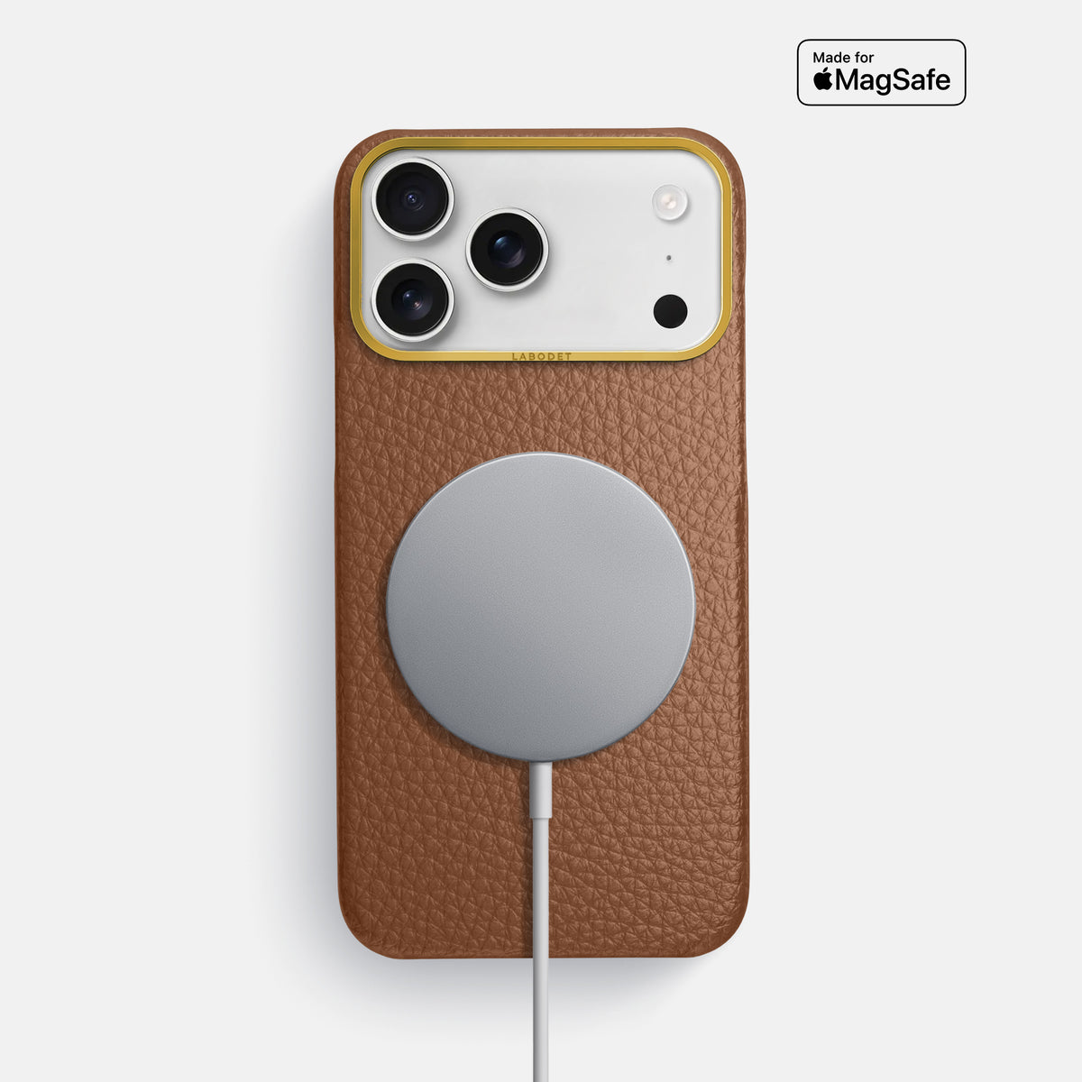 Classic Case For iPhone 17 Pro Max In Calf -5 | Caramel-Gold