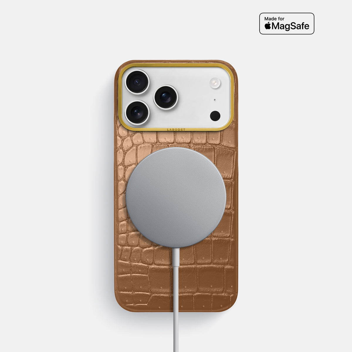Classic Case For iPhone 17 Pro In Porosus Crocodile -5 | Milk-Chocolate-Gold