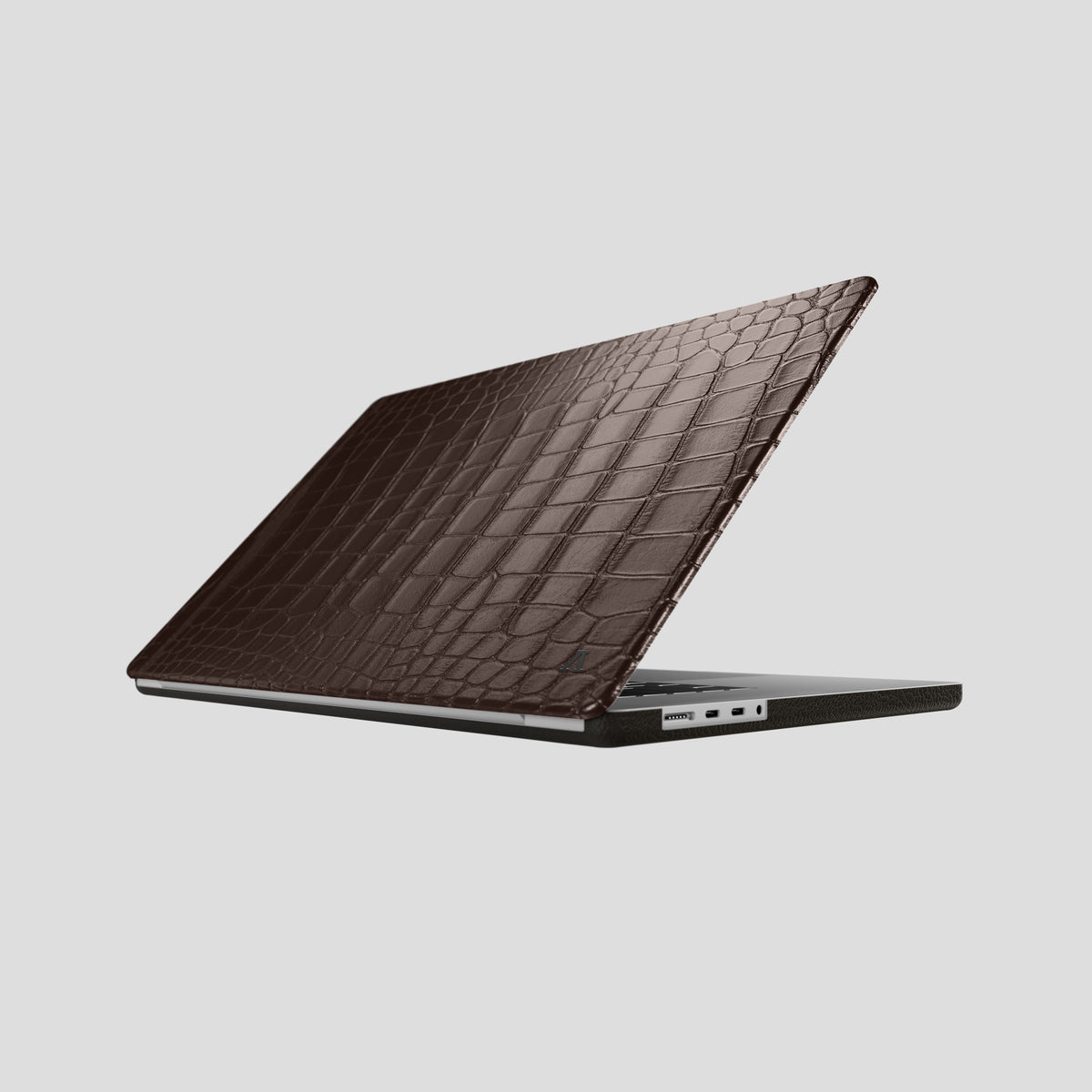 Dark-Brown Case MacBook Pro 16-inch In Alligator with Black Metal -1 | Dark-Brown-Black
