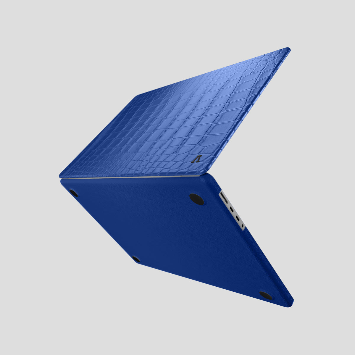 Royal Blue Case MacBook Pro 16-inch In Alligator with Black Metal -4 | Royal-Blue-Black