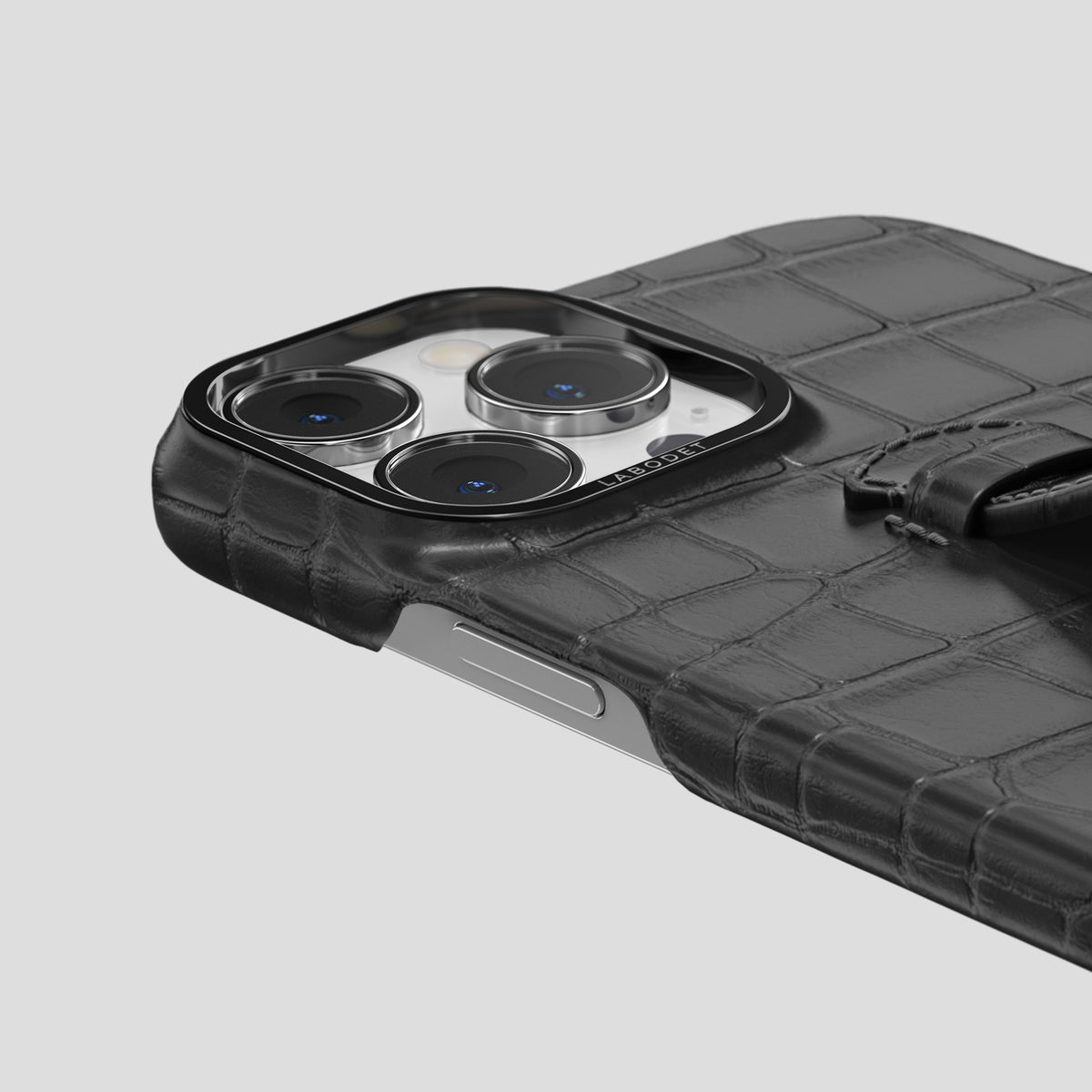 Grey iPhone 15 Pro Centre Handle Case In Alligator with Black Metal -5 | Grey-Black