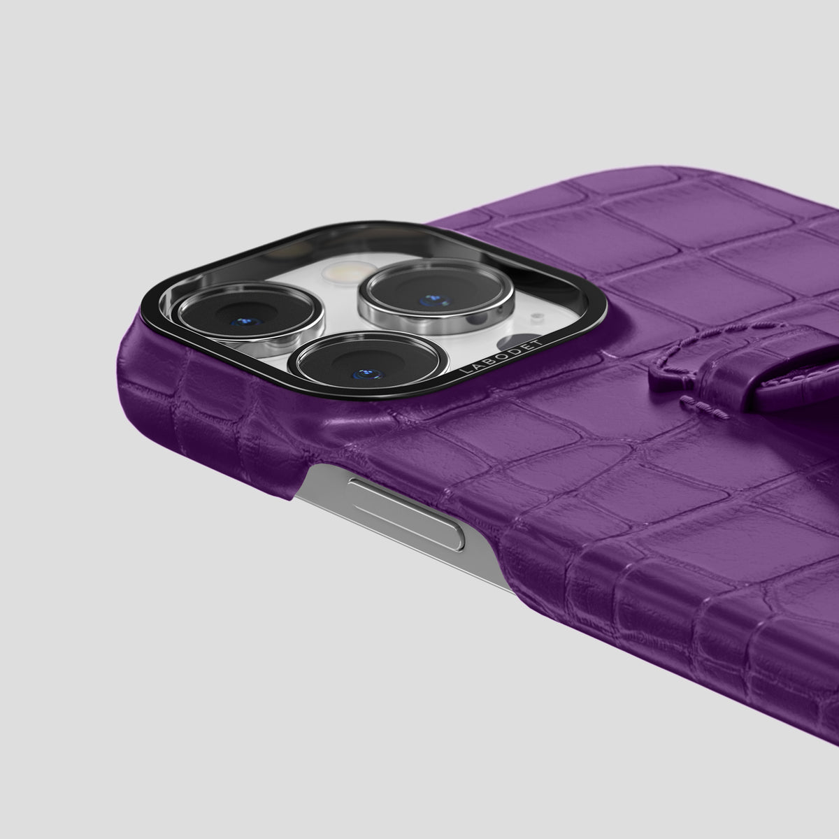 Purple iPhone 15 Pro Centre Handle Case In Alligator with Black Metal -5 | Purple-Black